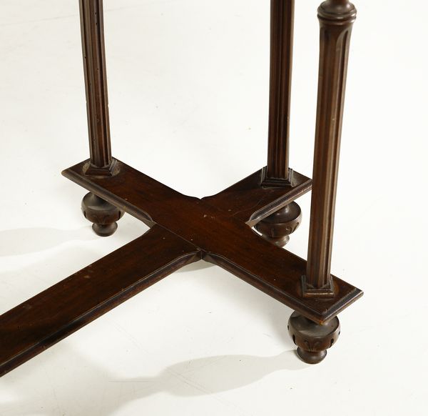 GALL� : Etagere in legno intagliato e intarsiato in varie essenze a decorazioni floreali  - Asta Asta 395 | ARTE ANTICA E DEL XIX SECOLO Online - Associazione Nazionale - Case d'Asta italiane