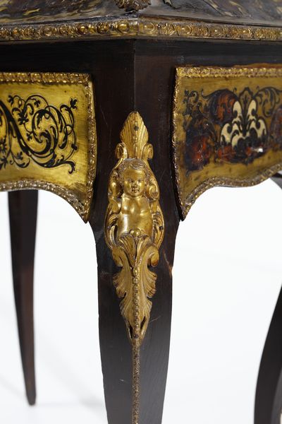 MANIFATTURA FRANCESE DEL XIX-XX SECOLO : Fioriera in stile Boulle in legno ebanizzato e lastronato in ottone, con applicazioni in bronzo dorato e gambe arcuate  - Asta Asta 395 | ARTE ANTICA E DEL XIX SECOLO Online - Associazione Nazionale - Case d'Asta italiane