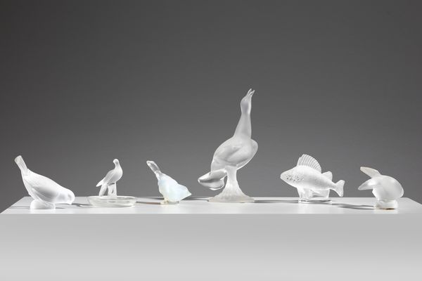 LALIQUE : Gruppo di sei ferma carte raffiguranti animali in vetro bianco opalescente  - Asta Asta 395 | ARTE ANTICA E DEL XIX SECOLO Online - Associazione Nazionale - Case d'Asta italiane