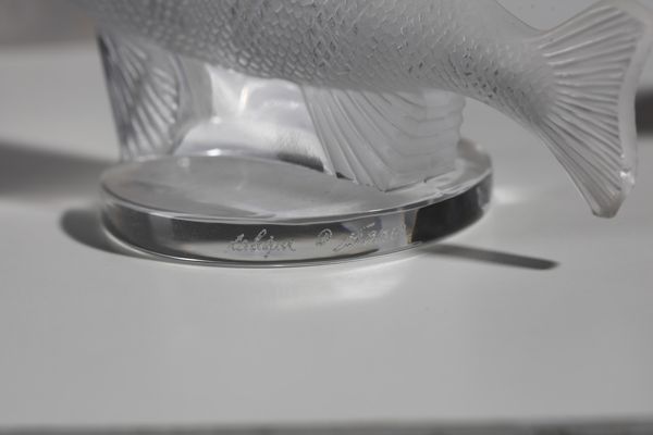 LALIQUE : Gruppo di sei ferma carte raffiguranti animali in vetro bianco opalescente  - Asta Asta 395 | ARTE ANTICA E DEL XIX SECOLO Online - Associazione Nazionale - Case d'Asta italiane