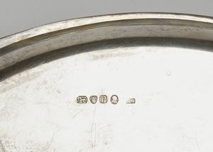 ARGENTIERE INGLESE DEL XVIII SECOLO : Conserva vivande di forma circolare in argento con manico in legno  - Asta Asta 395 | ARTE ANTICA E DEL XIX SECOLO Online - Associazione Nazionale - Case d'Asta italiane