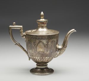 ARGENTIERE INGLESE DEL XIX SECOLO : Teiera in argento cesellato con decorazioni a motivo a palmette e a meandro, poggiante su base circolare  - Asta Asta 395 | ARTE ANTICA E DEL XIX SECOLO Online - Associazione Nazionale - Case d'Asta italiane