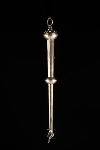 ARGENTIERE RUSSO DEL XIX SECOLO : Yad Torah con inserti in ametista  - Asta Asta 395 | ARTE ANTICA E DEL XIX SECOLO Online - Associazione Nazionale - Case d'Asta italiane