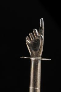 ARGENTIERE RUSSO DEL XIX SECOLO : Yad Torah con inserti in ametista  - Asta Asta 395 | ARTE ANTICA E DEL XIX SECOLO Online - Associazione Nazionale - Case d'Asta italiane