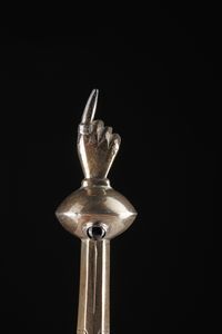 ARGENTIERE RUSSO DEL XIX SECOLO : Yad Torah con inserti in pietra nera.  - Asta Asta 395 | ARTE ANTICA E DEL XIX SECOLO Online - Associazione Nazionale - Case d'Asta italiane