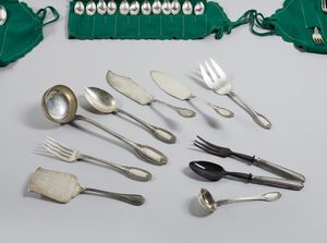 ARGENTIERE ITALIANO DEL XX SECOLO : Servizio miscellaneo di posate in argento da 12 (106 pezzi)  - Asta Asta 395 | ARTE ANTICA E DEL XIX SECOLO Online - Associazione Nazionale - Case d'Asta italiane