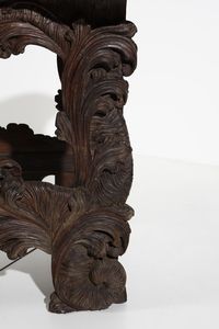 MANIFATTURA ITALIANA DEL XVII-XVIII SECOLO : Tavolo in legno intagliato in forma di volute e motivi fitomorfi, piano in marmo broccatello di Spagna  - Asta Asta 395 | ARTE ANTICA E DEL XIX SECOLO Online - Associazione Nazionale - Case d'Asta italiane