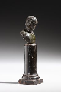 BRONZISTA DEL XIX SECOLO : Busto di fanciullo in bronzo, probabilmente Antinoo  - Asta Asta 395 | ARTE ANTICA E DEL XIX SECOLO Online - Associazione Nazionale - Case d'Asta italiane