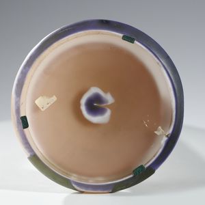GALL� : Vaso cilindrico con base a bulbo in vetro doppio, decoro di foglie e fiori nei toni del verde e del lilla, finemente inciso ad acido su fondo rosato  - Asta Asta 395 | ARTE ANTICA E DEL XIX SECOLO Online - Associazione Nazionale - Case d'Asta italiane