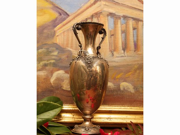 Grande vaso in argento  - Asta L'Arte di Arredare - Associazione Nazionale - Case d'Asta italiane