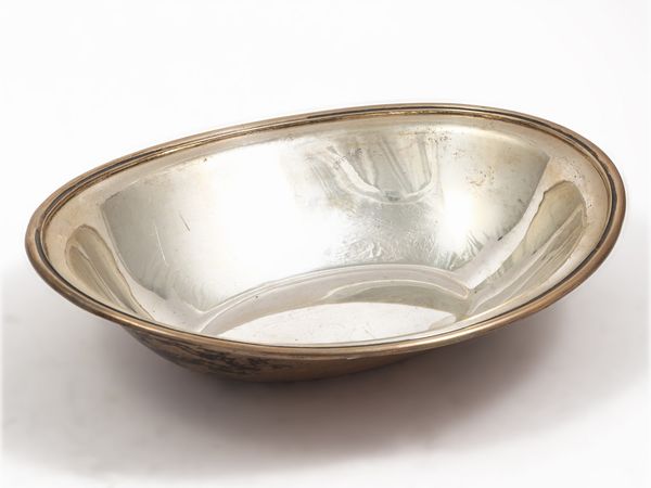 Centrotavola in argento  - Asta L'Arte di Arredare - Associazione Nazionale - Case d'Asta italiane