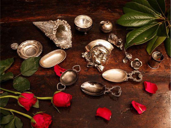 Lotto di ninnoli e curiosit� in argento  - Asta L'Arte di Arredare - Associazione Nazionale - Case d'Asta italiane