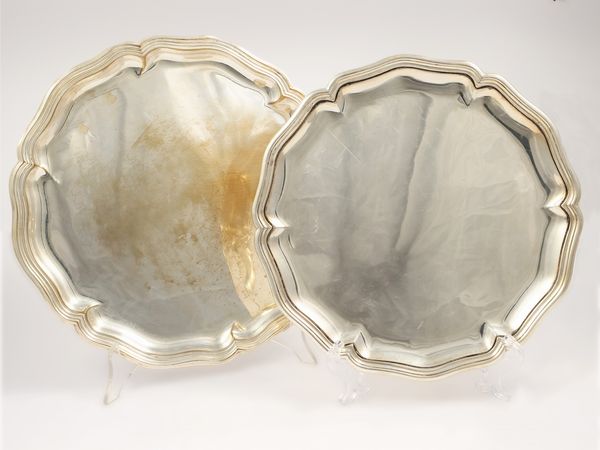 Due piatti da portata in argento  - Asta L'Arte di Arredare - Associazione Nazionale - Case d'Asta italiane