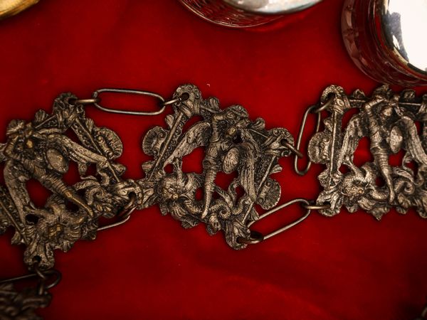 Lotto di curiosit�  - Asta L'Arte di Arredare - Associazione Nazionale - Case d'Asta italiane