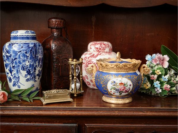 Lotto di curiosit�  - Asta L'Arte di Arredare - Associazione Nazionale - Case d'Asta italiane