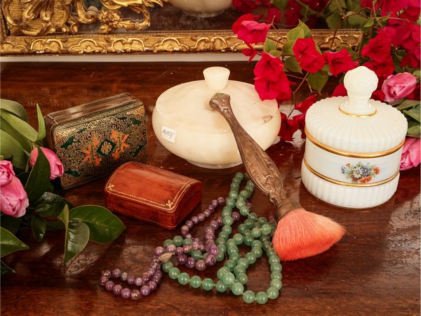 Lotto di curiosit�  - Asta L'Arte di Arredare - Associazione Nazionale - Case d'Asta italiane