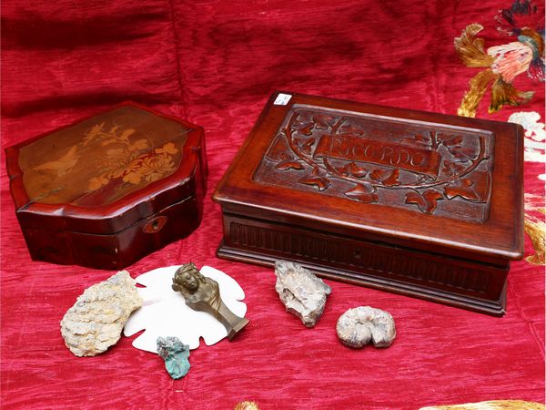 Lotto di curiosit� d'epoca  - Asta L'Arte di Arredare - Associazione Nazionale - Case d'Asta italiane