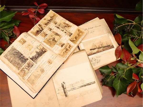 Lotto di curiosit� d'epoca  - Asta L'Arte di Arredare - Associazione Nazionale - Case d'Asta italiane