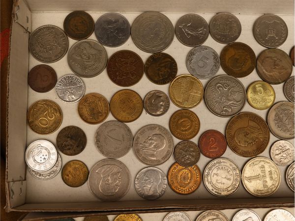 Lotto di curiosit� d'epoca  - Asta L'Arte di Arredare - Associazione Nazionale - Case d'Asta italiane