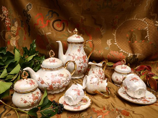 Servizio da t� e e caff� Regina in porcellana a lustro, Selfmann Weiden  - Asta L'Arte di Arredare - Associazione Nazionale - Case d'Asta italiane