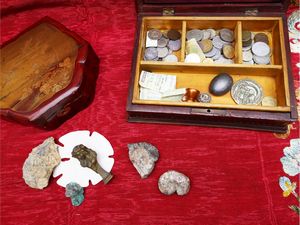 Lotto di curiosit� d'epoca  - Asta L'Arte di Arredare - Associazione Nazionale - Case d'Asta italiane