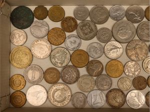 Lotto di curiosit� d'epoca  - Asta L'Arte di Arredare - Associazione Nazionale - Case d'Asta italiane