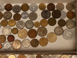 Lotto di curiosit� d'epoca  - Asta L'Arte di Arredare - Associazione Nazionale - Case d'Asta italiane