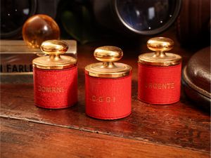 Lotto di curiosit�, Gucci  - Asta L'Arte di Arredare - Associazione Nazionale - Case d'Asta italiane