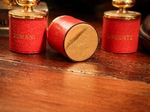 Lotto di curiosit�, Gucci  - Asta L'Arte di Arredare - Associazione Nazionale - Case d'Asta italiane