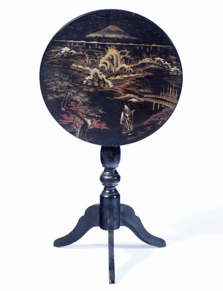Tavolino a vela con piano laccato a chinoiserie, XIX secolo  - Asta Antiquariato febbraio - Associazione Nazionale - Case d'Asta italiane