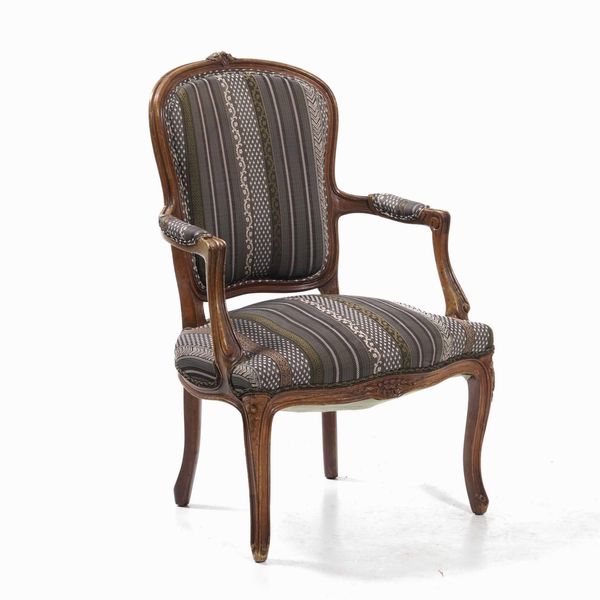 Poltrona in legno intagliato. Francia XIX secolo  - Asta Antiquariato febbraio - Associazione Nazionale - Case d'Asta italiane