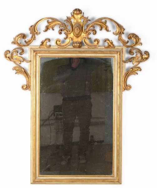 Specchiera in legno laccato e dorato. XIX secolo  - Asta Antiquariato febbraio - Associazione Nazionale - Case d'Asta italiane