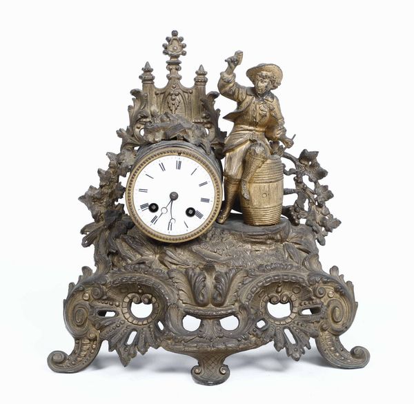 Pendola in metallo dorato con figura di fanciullo. XIX-XX secolo  - Asta Antiquariato febbraio - Associazione Nazionale - Case d'Asta italiane