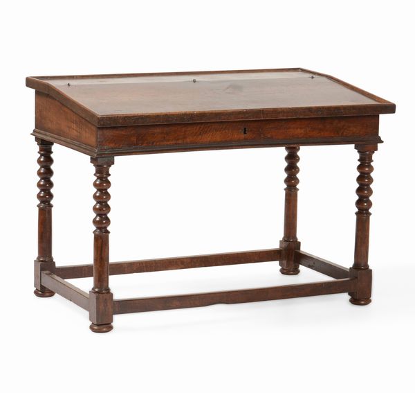 Tavolo scrittoio con montanti a torchon, XVIII-XIX secolo  - Asta Antiquariato febbraio - Associazione Nazionale - Case d'Asta italiane