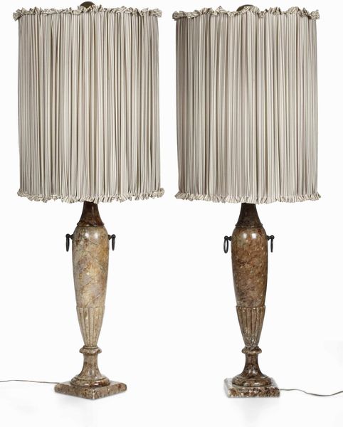 Coppia di lampade in marmo con paralumi  - Asta Antiquariato febbraio - Associazione Nazionale - Case d'Asta italiane