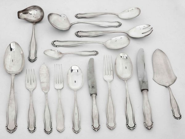 Servizio di posate in metallo argentato  - Asta Antiquariato febbraio - Associazione Nazionale - Case d'Asta italiane