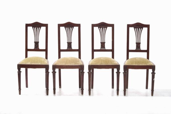 Salotto Liberty composto da due poltrone e quattro sedie in legno  - Asta Antiquariato febbraio - Associazione Nazionale - Case d'Asta italiane