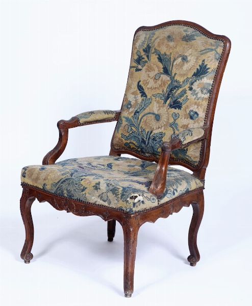 Poltrona in legno intagliato, XIX secolo  - Asta Antiquariato febbraio - Associazione Nazionale - Case d'Asta italiane