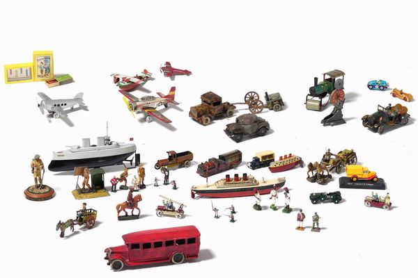 Collezione di giocattoli, inizio XX secolo  - Asta Antiquariato febbraio - Associazione Nazionale - Case d'Asta italiane
