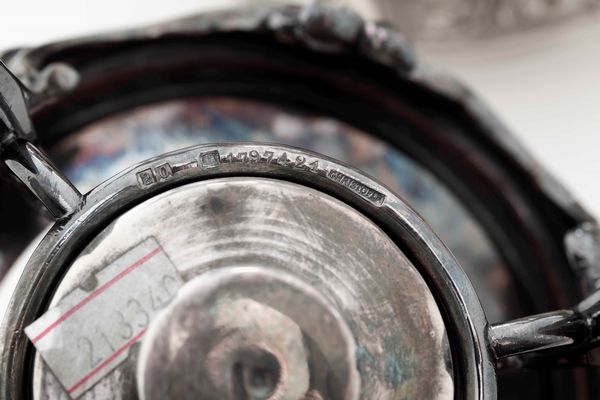 Servizio da tè in metallo argentato. Inghilterra XIX-XX secolo  - Asta Antiquariato febbraio - Associazione Nazionale - Case d'Asta italiane