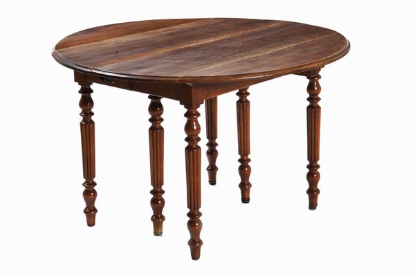 Tavolo a bandelle. XIX secolo  - Asta Antiquariato febbraio - Associazione Nazionale - Case d'Asta italiane