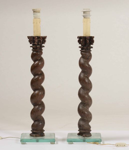 Due lampade in cristallo e legno a torchon  - Asta Antiquariato febbraio - Associazione Nazionale - Case d'Asta italiane