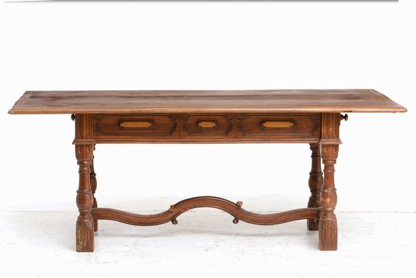 Tavolo da pranzo in noce, XIX secolo  - Asta Antiquariato febbraio - Associazione Nazionale - Case d'Asta italiane
