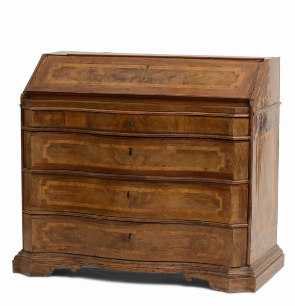 Cassettone a ribalta, Veneto, XVIII secolo  - Asta Antiquariato febbraio - Associazione Nazionale - Case d'Asta italiane