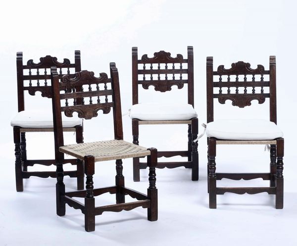 Quattro sedie in legno  - Asta Antiquariato febbraio - Associazione Nazionale - Case d'Asta italiane