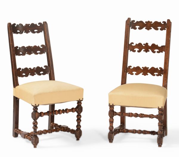 Coppia di sedie a rocchetto, Nord Italia XVIII secolo  - Asta Antiquariato febbraio - Associazione Nazionale - Case d'Asta italiane