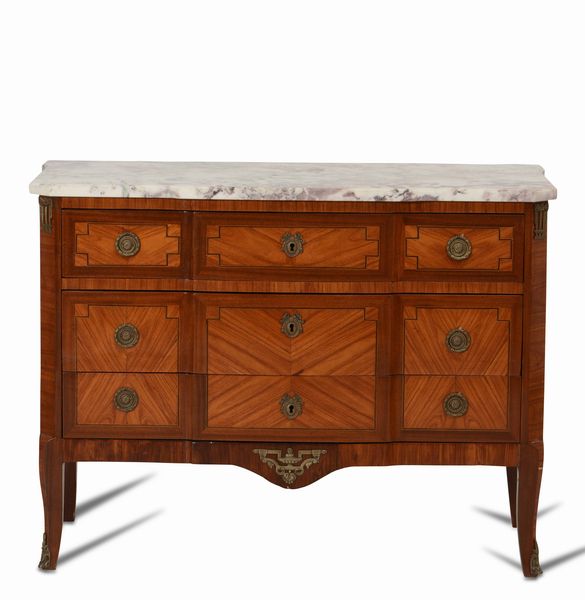 Comò impiallacciato ed intarsiato in varie essenze, Francia XIX secolo  - Asta Antiquariato febbraio - Associazione Nazionale - Case d'Asta italiane