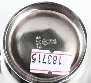 Servizio di 12 tazzine da caffè e 12 piattini in metallo argentato, firmate Orfevreire Gallia Parigi  - Asta Antiquariato febbraio - Associazione Nazionale - Case d'Asta italiane