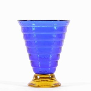 Vaso in vetro di Murano blu. XX secolo  - Asta Antiquariato febbraio - Associazione Nazionale - Case d'Asta italiane