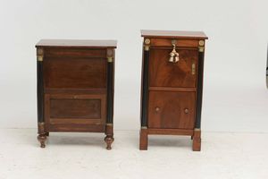 Camera composta da testiera di letto, coppia di comodini, comò e psiche, XIX-XX secolo  - Asta Antiquariato febbraio - Associazione Nazionale - Case d'Asta italiane